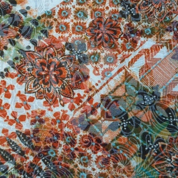 Cato Woman short sleeve shirt with mesh and beading accent at neckline 26/28W - Picture 6 of 8